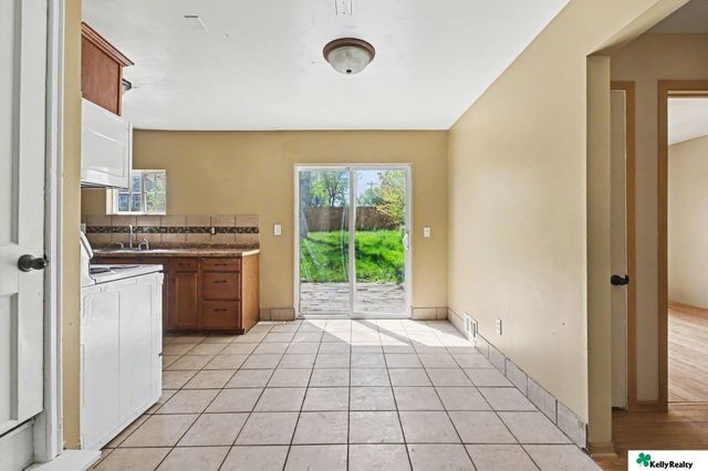 2777 Martin Avenue, Omaha, NE 68112