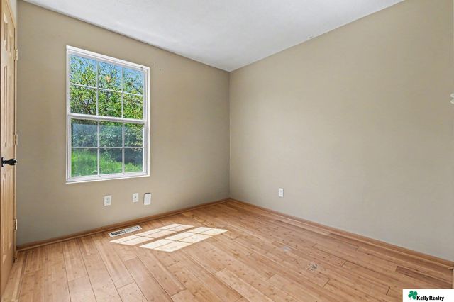 2777 Martin Avenue, Omaha, NE 68112