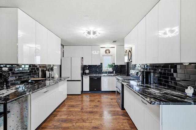 511 N 2nd Street, Sanger, TX 76266