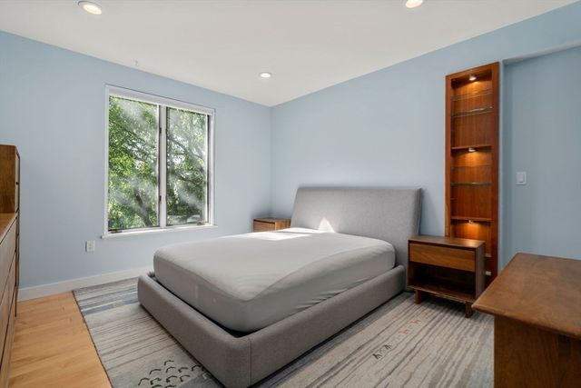 130 Mount Auburn St 309, Cambridge, MA 02138