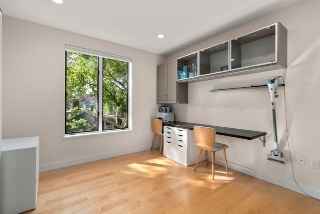 130 Mount Auburn St 309, Cambridge, MA 02138