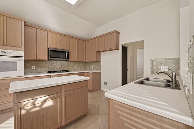 2604 Hidden Creek Drive, Pearland, TX 77581