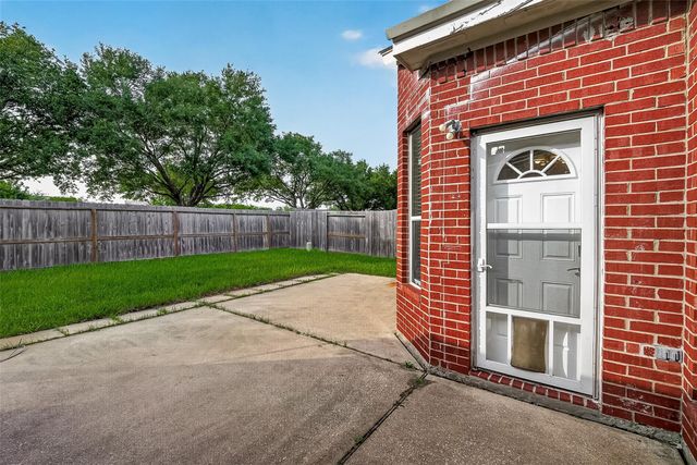 2604 Hidden Creek Drive, Pearland, TX 77581