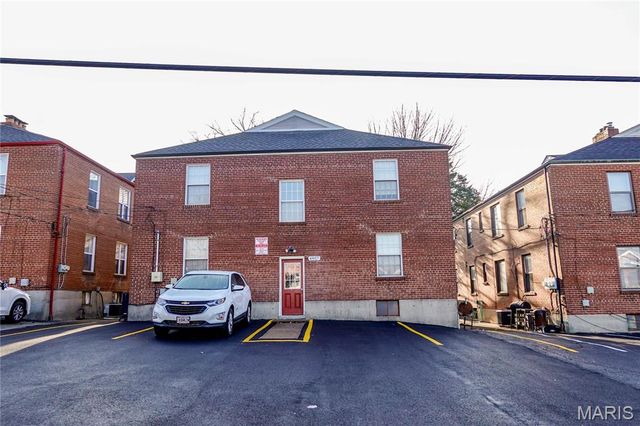 6957 Chippewa Street, St Louis, MO 63109