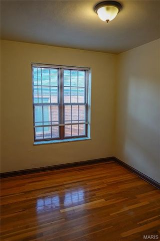 6957 Chippewa Street, St Louis, MO 63109