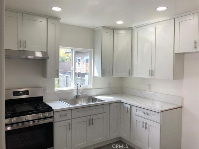 6563 Kansas Avenue, Los Angeles, CA 90044