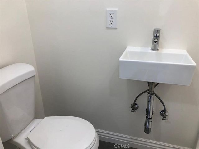 6563 Kansas Avenue, Los Angeles, CA 90044