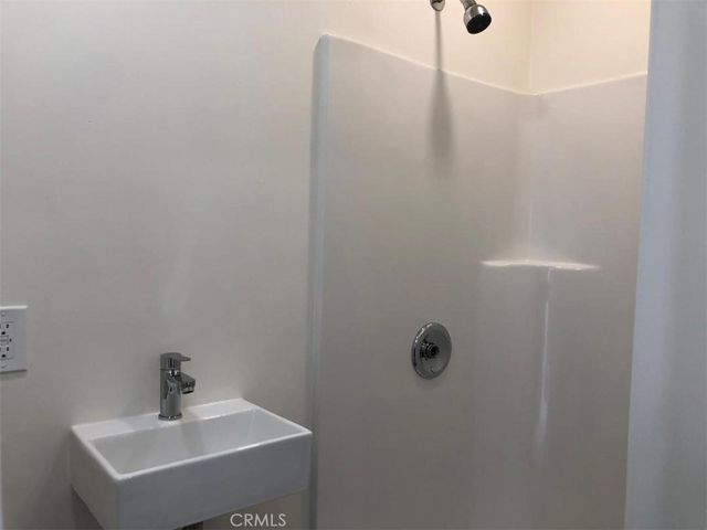 6563 Kansas Avenue, Los Angeles, CA 90044