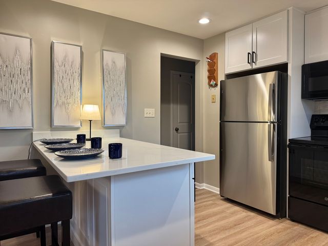 1205 E Ironwood Drive, Mount Prospect, IL 60056
