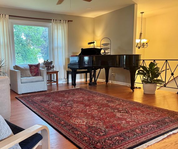 1205 E Ironwood Drive, Mount Prospect, IL 60056
