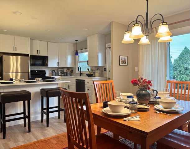 1205 E Ironwood Drive, Mount Prospect, IL 60056