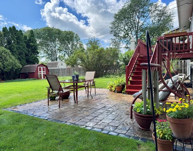 1205 E Ironwood Drive, Mount Prospect, IL 60056