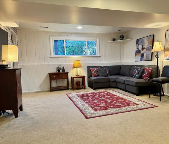 1205 E Ironwood Drive, Mount Prospect, IL 60056