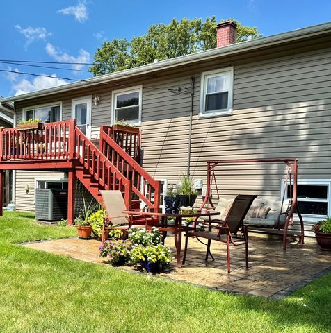 1205 E Ironwood Drive, Mount Prospect, IL 60056