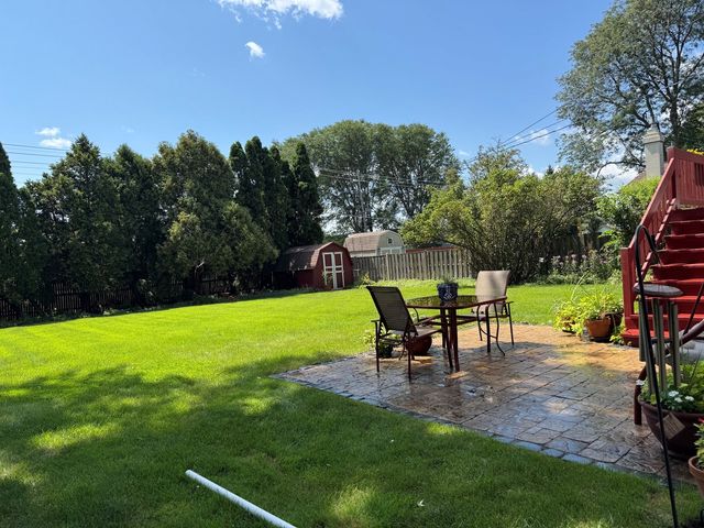 1205 E Ironwood Drive, Mount Prospect, IL 60056
