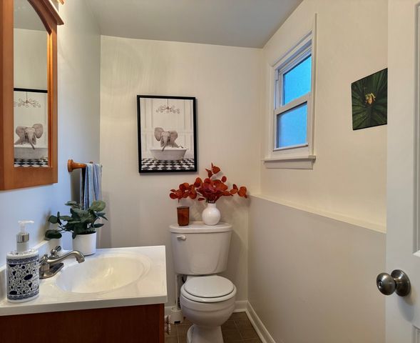 1205 E Ironwood Drive, Mount Prospect, IL 60056