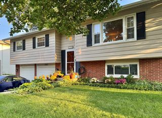 1205 E Ironwood Drive, Mount Prospect, IL 60056