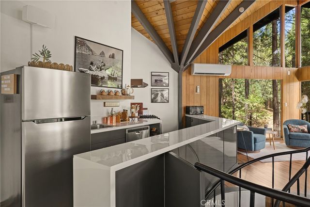 476 Annandale, Lake Arrowhead, CA 92352