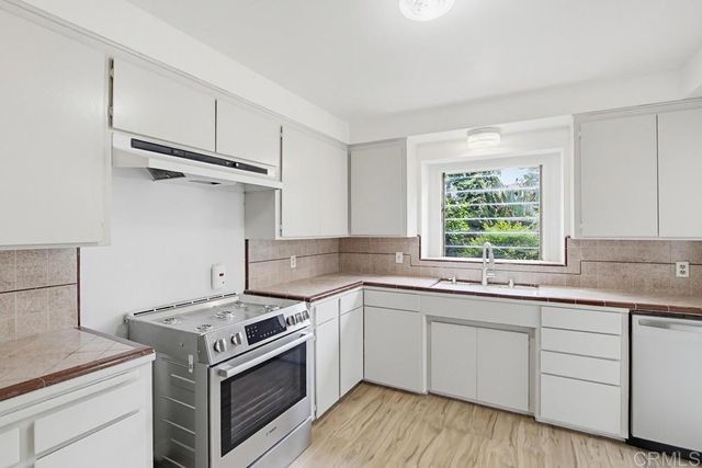 815 Hermes Avenue, Encinitas, CA 92024