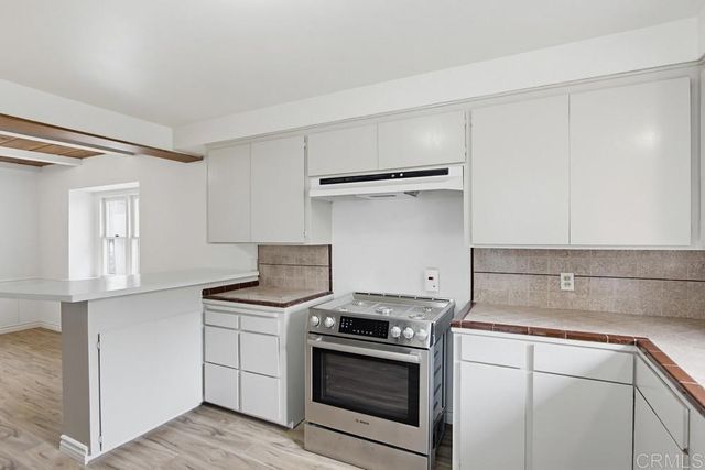 815 Hermes Avenue, Encinitas, CA 92024