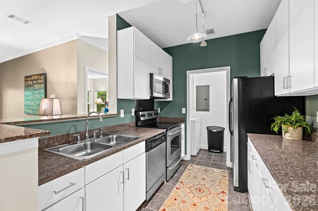 2000 Olde Eastwood Village Boulevard C-206, Asheville, NC 28803