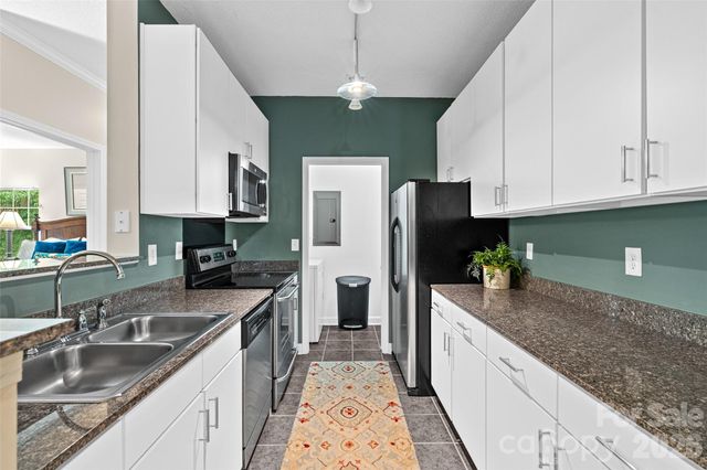 2000 Olde Eastwood Village Boulevard C-206, Asheville, NC 28803