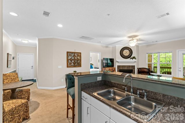 2000 Olde Eastwood Village Boulevard C-206, Asheville, NC 28803