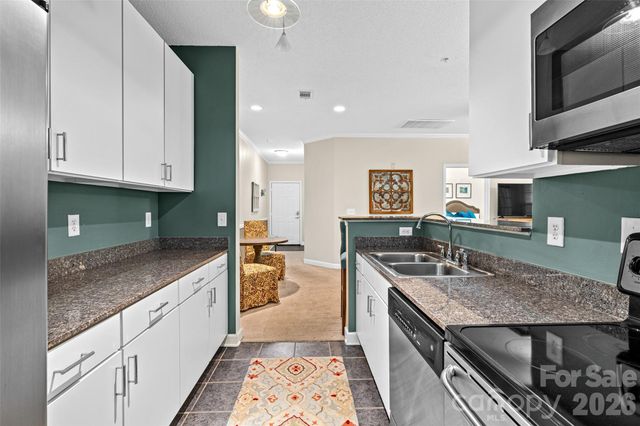 2000 Olde Eastwood Village Boulevard C-206, Asheville, NC 28803