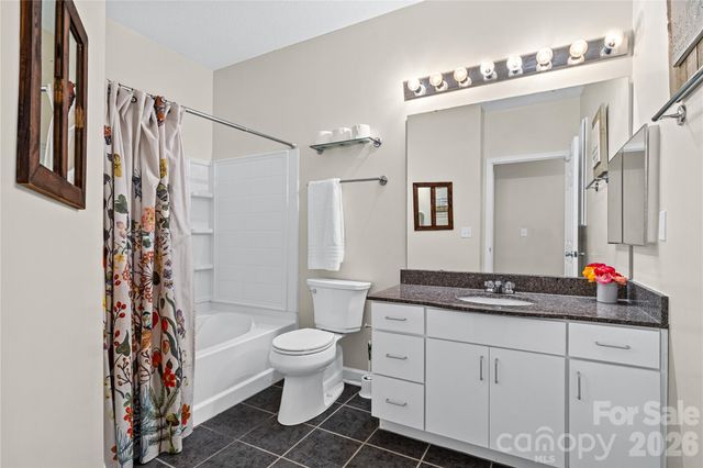 2000 Olde Eastwood Village Boulevard C-206, Asheville, NC 28803