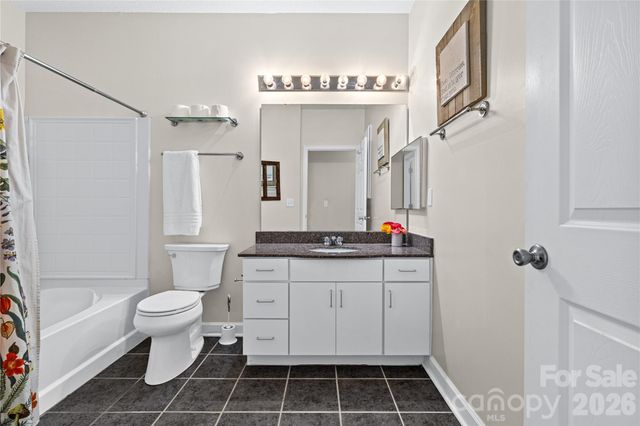 2000 Olde Eastwood Village Boulevard C-206, Asheville, NC 28803