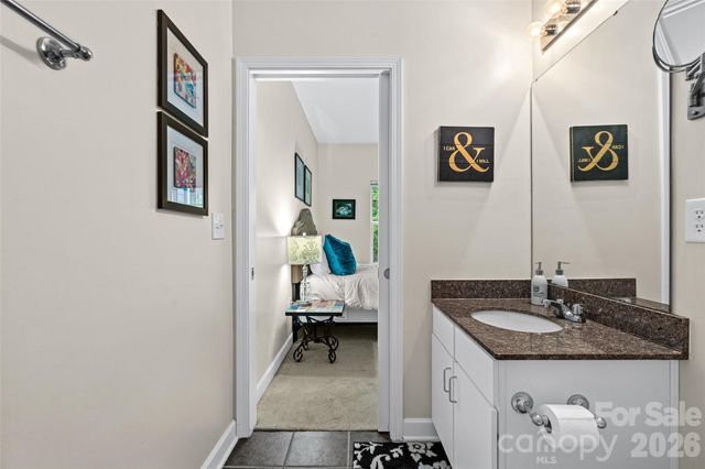 2000 Olde Eastwood Village Boulevard C-206, Asheville, NC 28803