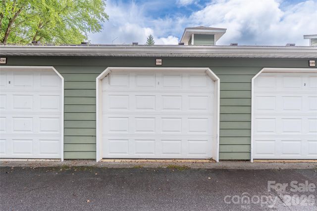 2000 Olde Eastwood Village Boulevard C-206, Asheville, NC 28803