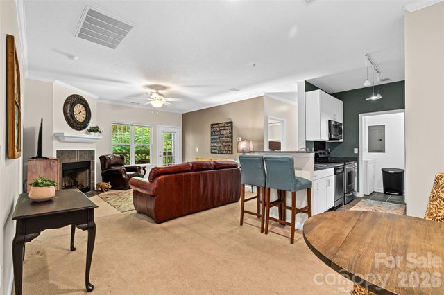 2000 Olde Eastwood Village Boulevard C-206, Asheville, NC 28803