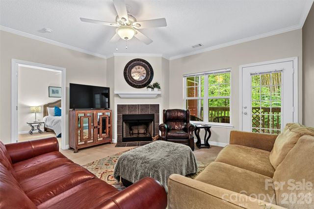 2000 Olde Eastwood Village Boulevard C-206, Asheville, NC 28803