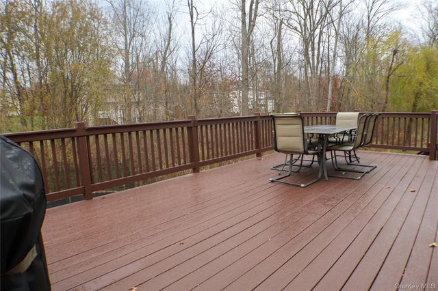 5 Juniper Way, Wappingers Falls, NY 12590