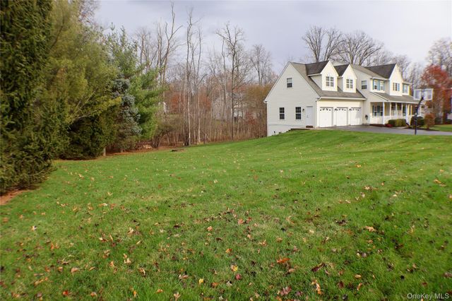 5 Juniper Way, Wappingers Falls, NY 12590