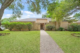10803 Shawnbrook Drive, Houston, TX 77071