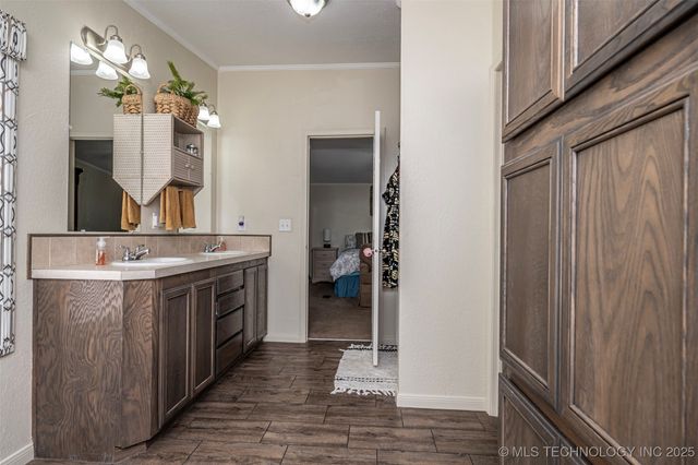 5021 W 14th, Sulphur, OK 73086