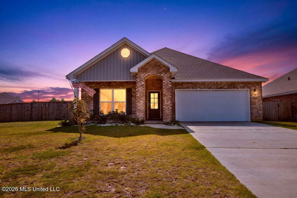 15610 Hawick Lane, Biloxi, MS 39532