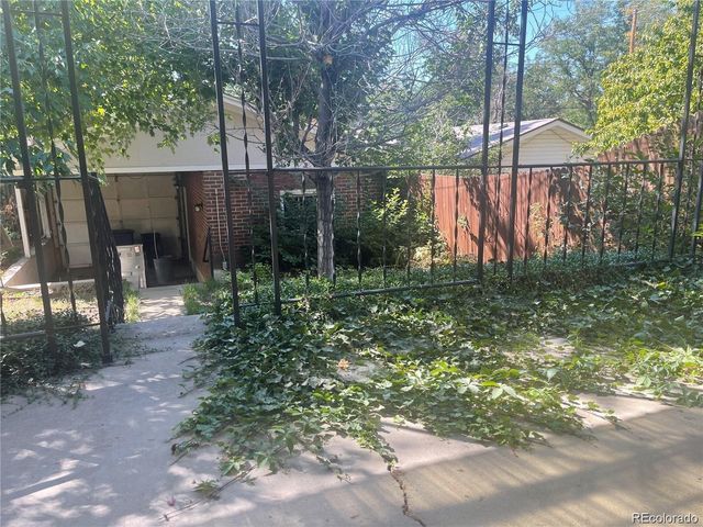 1143 S Corona Street, Denver, CO 80210