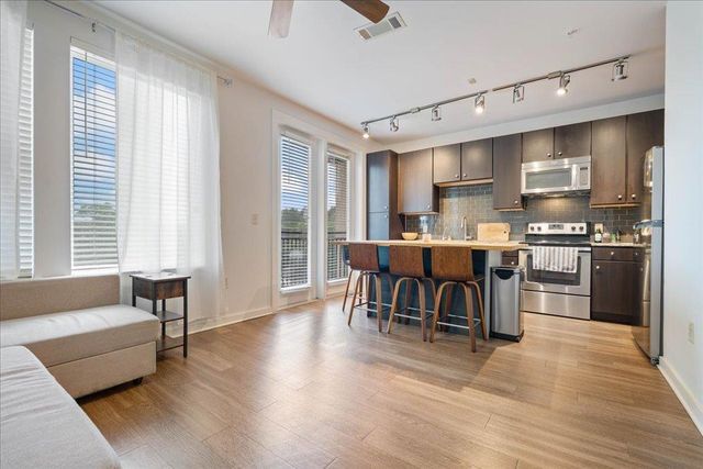 1900 Barton Springs RD 4002, Austin, TX 78704