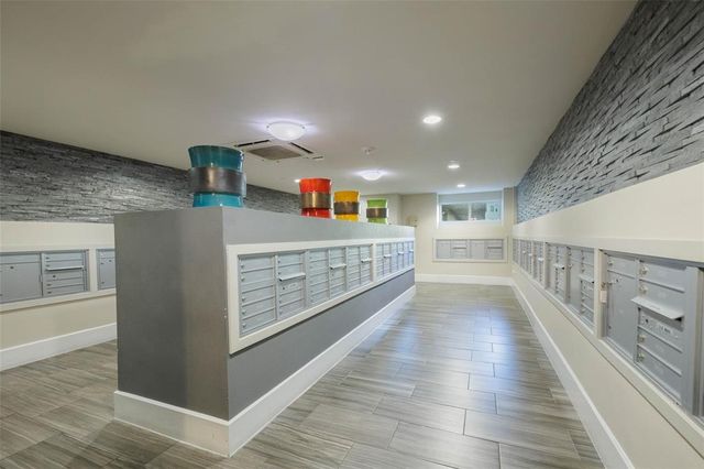 1900 Barton Springs RD 4002, Austin, TX 78704