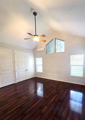 58 Breezy Point Place, The Woodlands, TX 77381