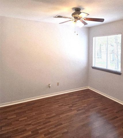 58 Breezy Point Place, The Woodlands, TX 77381