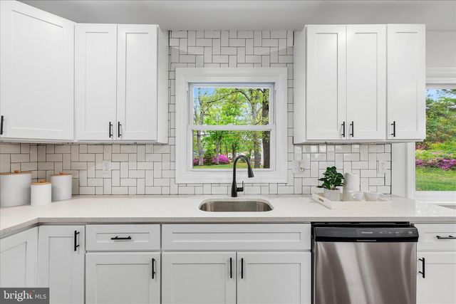 1511 LONG POINT RD, Pasadena, MD 21122