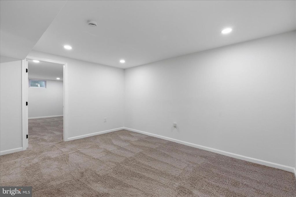 Image 30 of property listing at 1511 LONG POINT RD, Pasadena, MD 21122