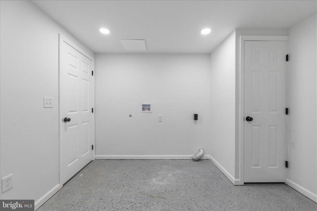 Image 35 of property listing at 1511 LONG POINT RD, Pasadena, MD 21122