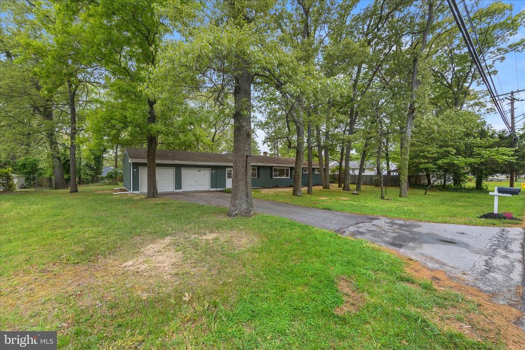 Image 37 of property listing at 1511 LONG POINT RD, Pasadena, MD 21122