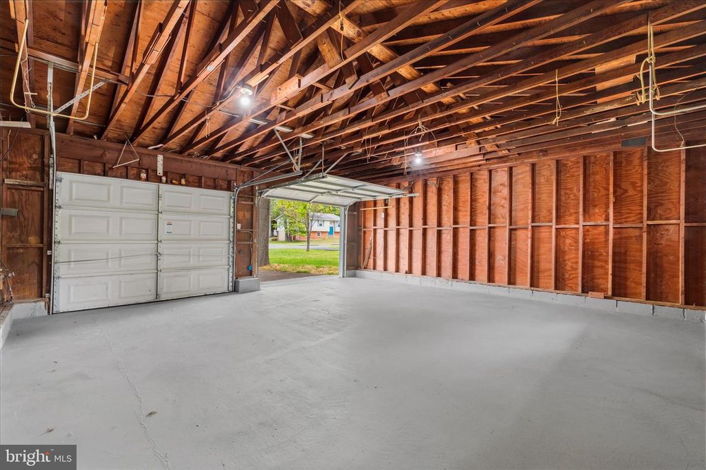 Image 39 of property listing at 1511 LONG POINT RD, Pasadena, MD 21122