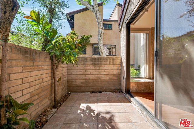 21820 Marylee Street 225, Los Angeles, CA 91367